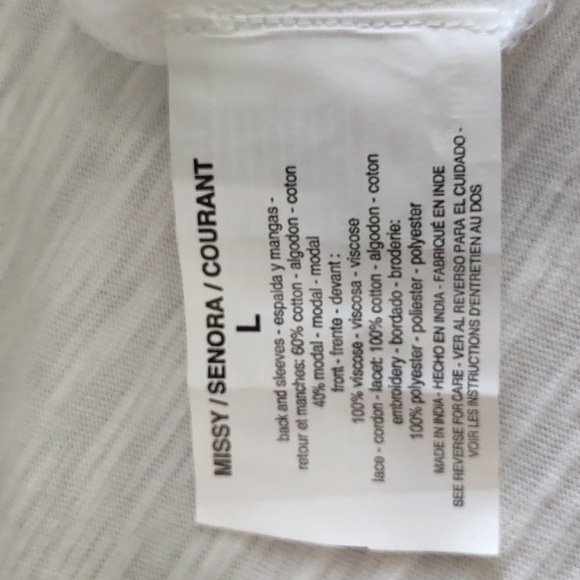 Floral Embroidered/Cutwork Lace Top - Picture 4 of 4